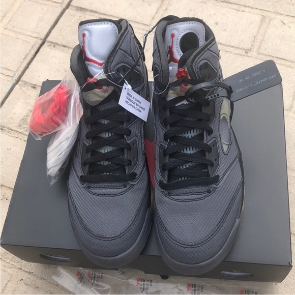 JORDAN 5 RETRO - Picture 4 of 6